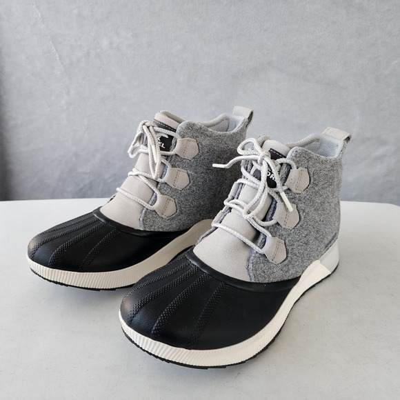 Sorel Gray and Black Winter Boots - Picture 3 of 13